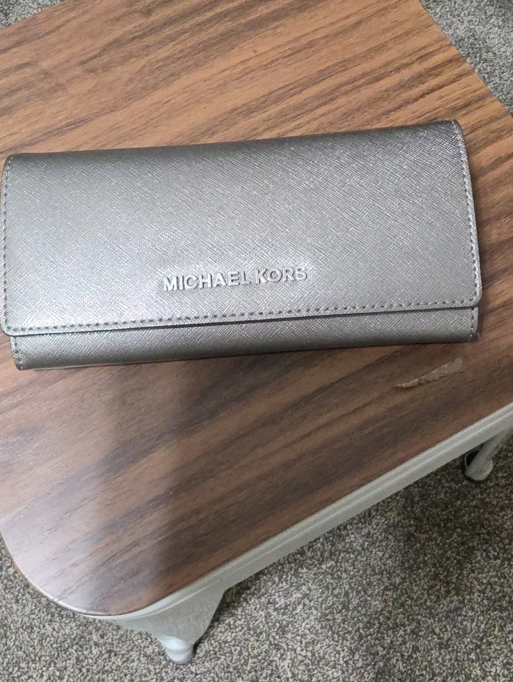 MICHAEL KORS Metallic Silver Saffiano Trifold Wallet